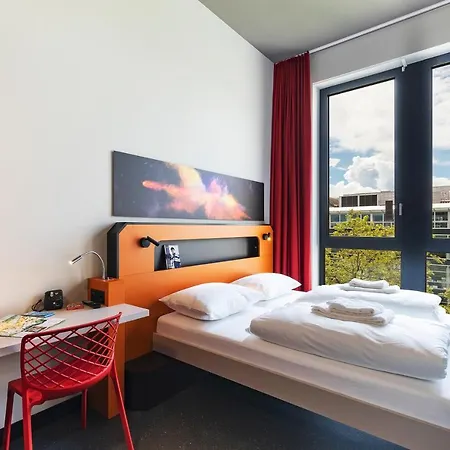 Hotel Meininger Centre Charmilles Genf